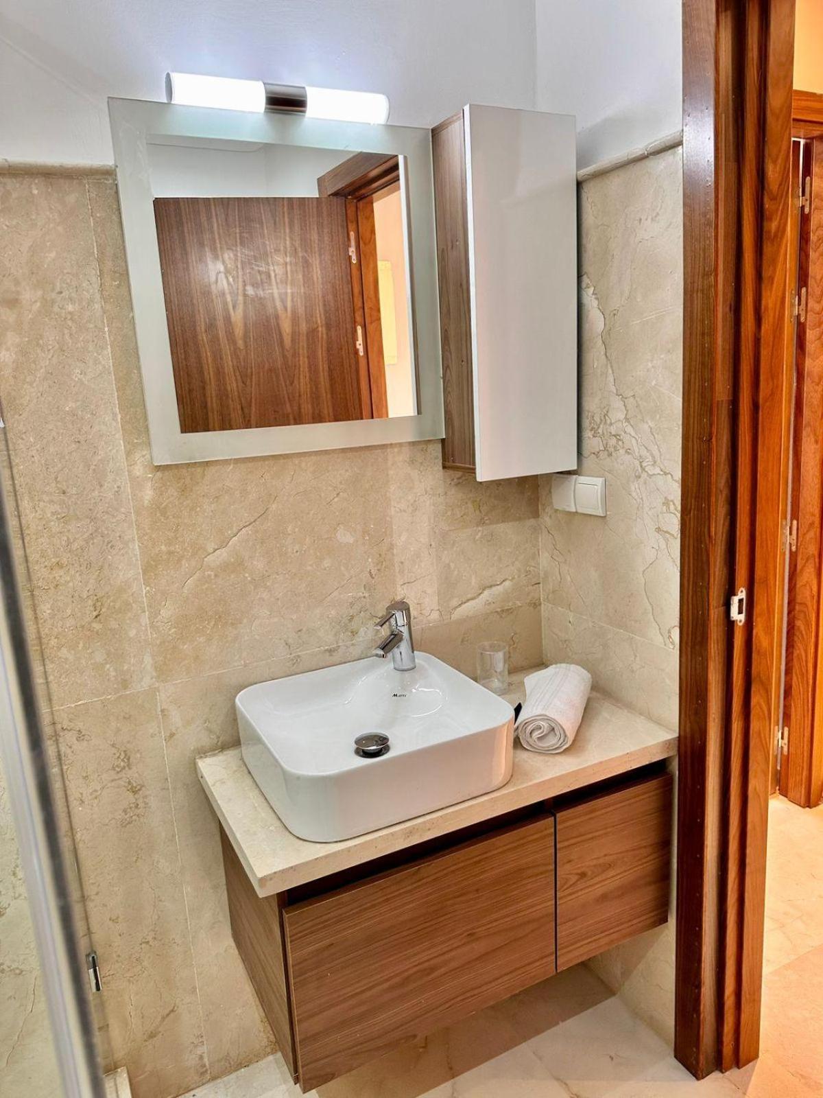 Appartement Luxueux Avec Piscine 10 Minutes Du Centre Ville Marrákes Kültér fotó